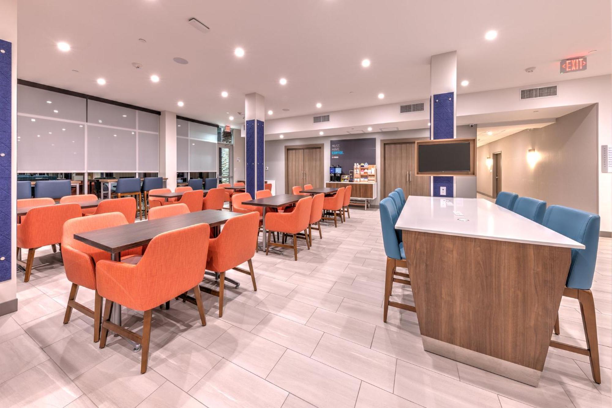 Holiday Inn Express & Suites Austin Airport East By Ihg Exterior foto